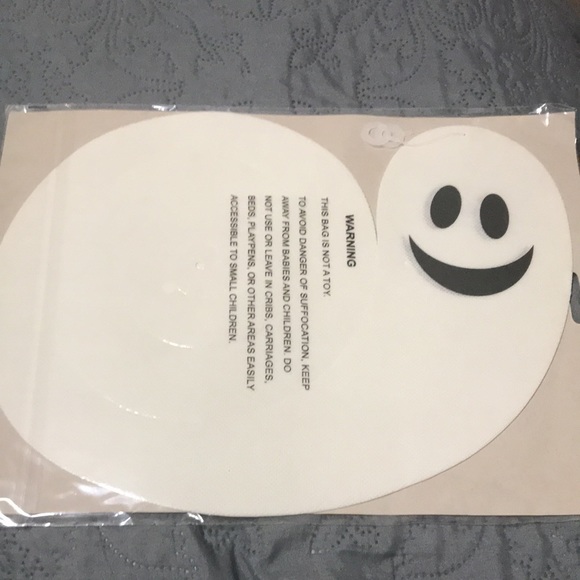 Glows In the Dark - Picture 4 of 8